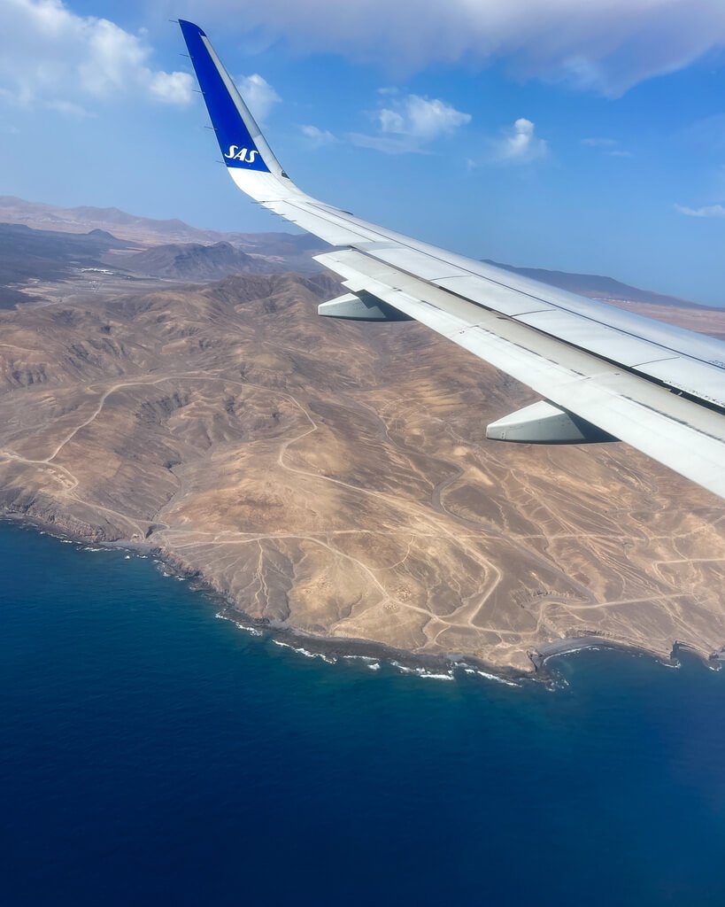 Et SAS fly gjør seg klar til å lande på Fuerteventura. 
