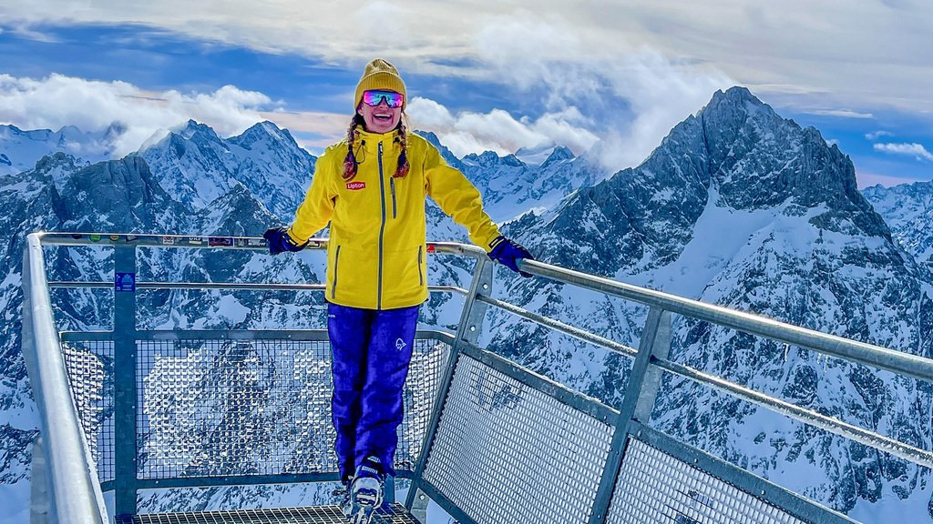 les 2 alpes utsikt dame gul jakke