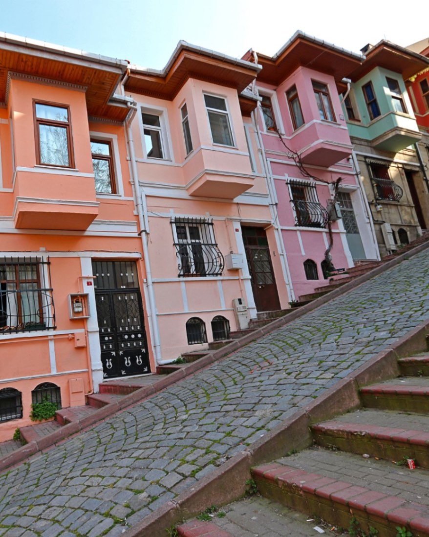 MereteMoen_worldwithasuitcase_istanbul-balat.2.jpg