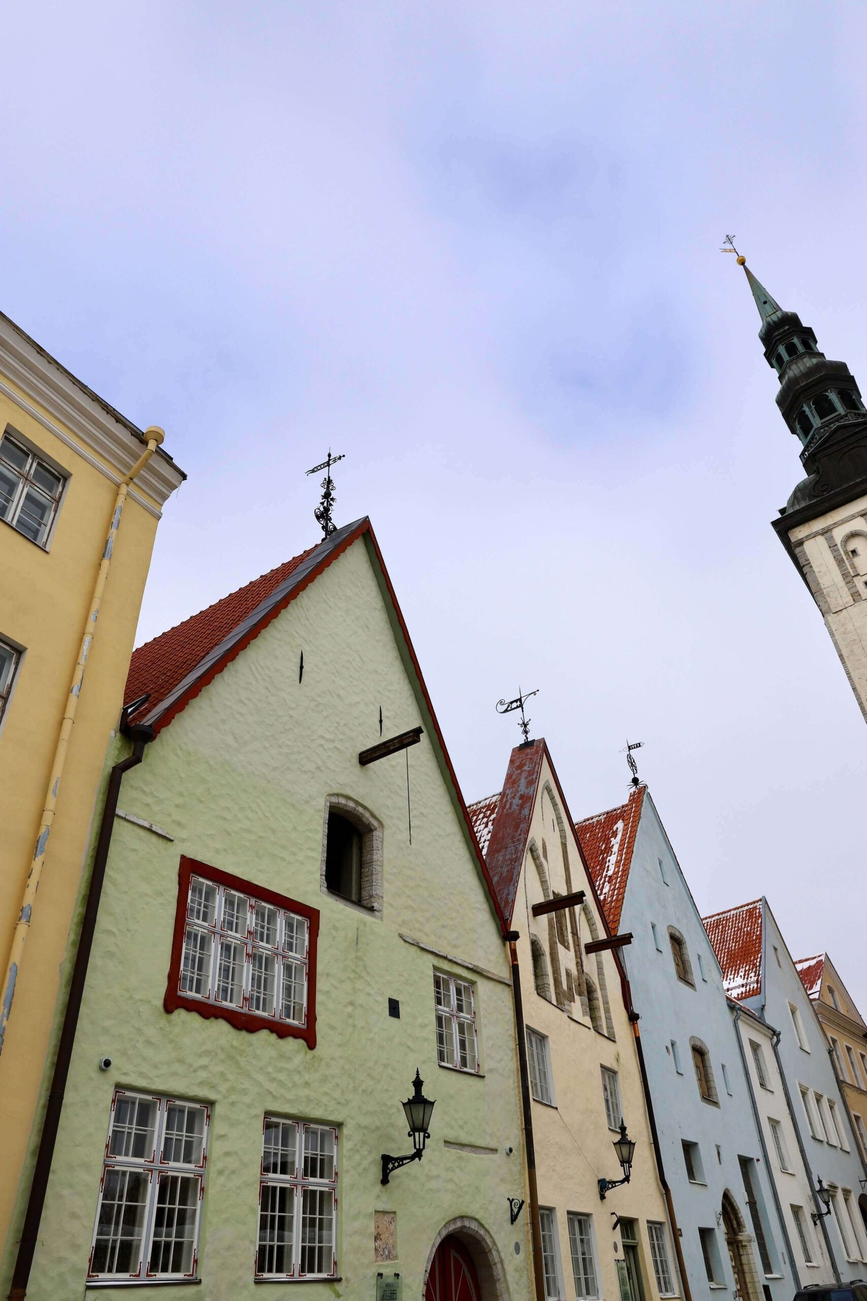 Tallin-fotoWorldwithaSuitcase.1.jpg-scaled