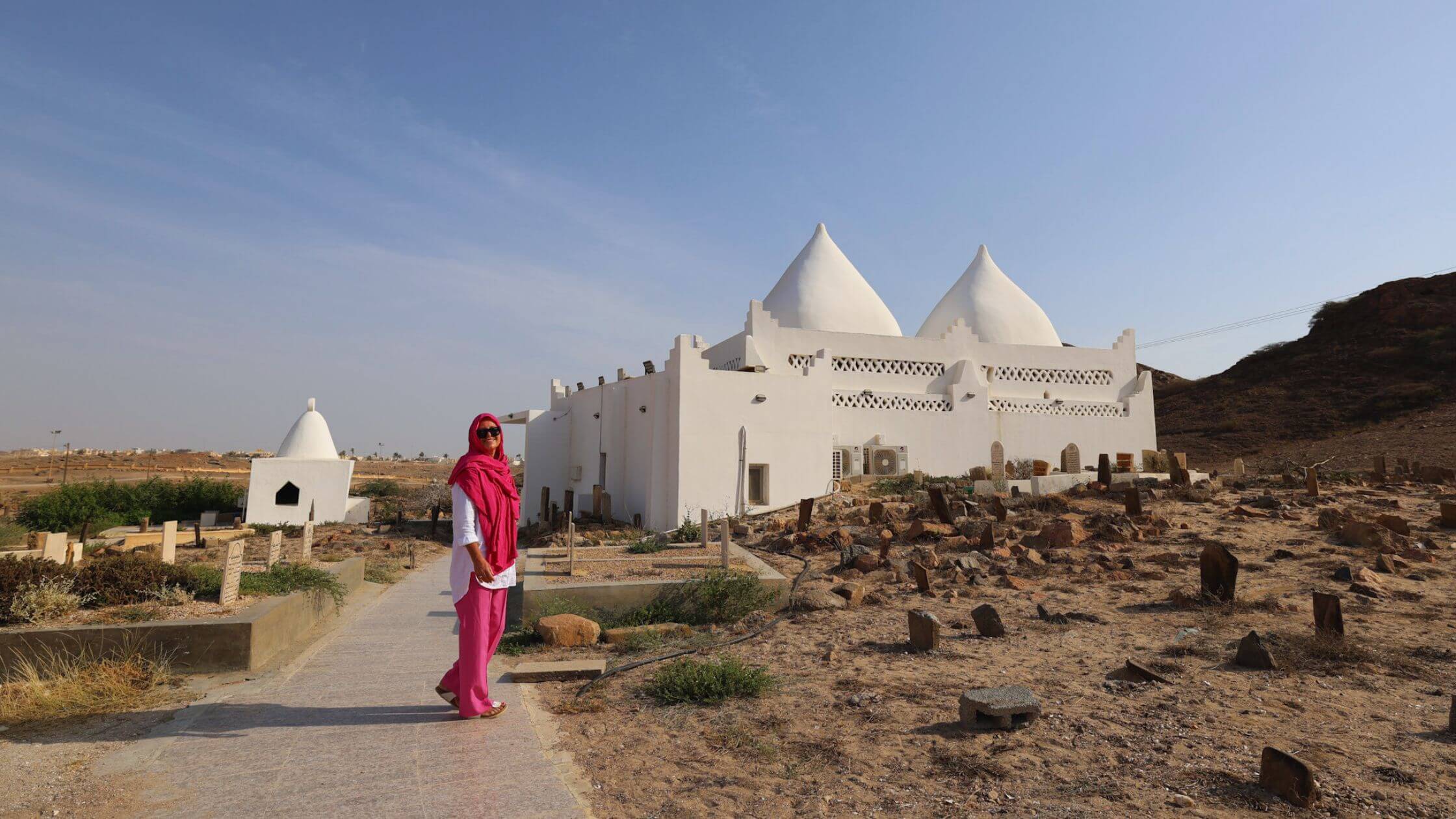 oman jebel.qara jobs tomb