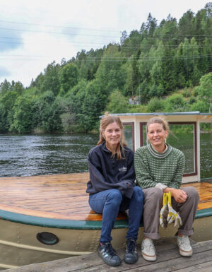 Haldenkanalen, dampbåten Hans og damene som kjører båten.