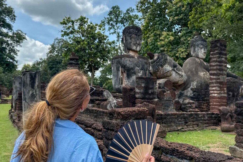 Buddha-statuer i Si Satchanalai Historical Park, en av landets viktigste historiske byer fra Sukhothai-perioden.
