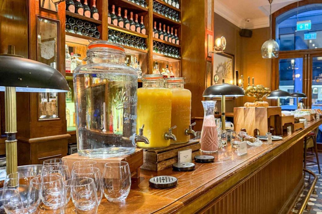 Bar og frokostområde på King Street Townhouse i Manchester
