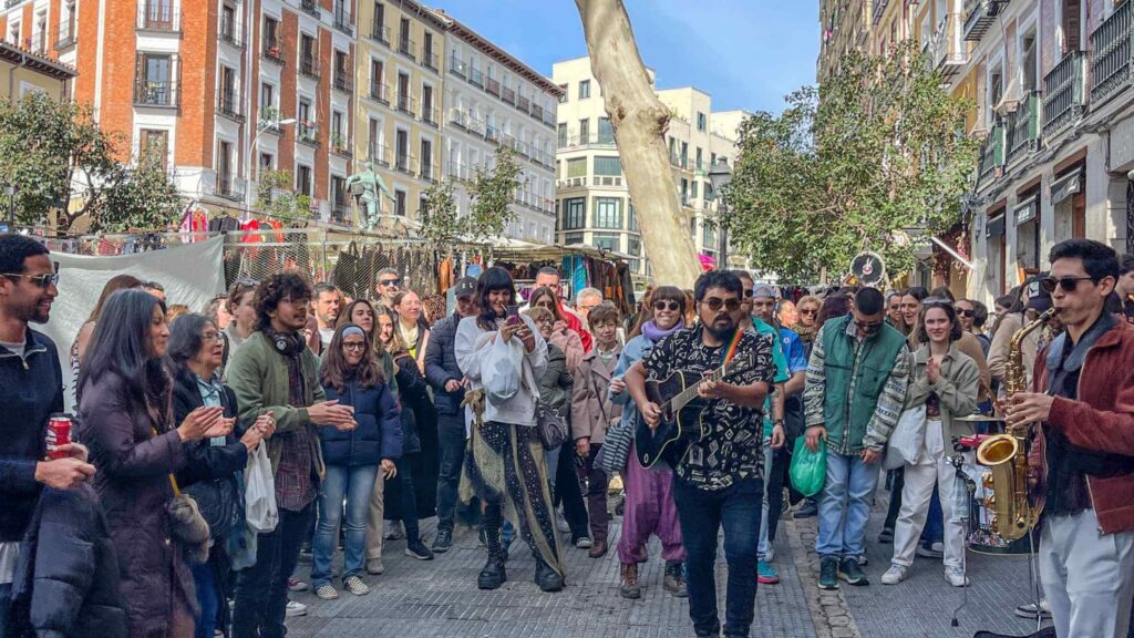 Opplev gatemusikanter og i Madrids gater p&aring; storbyferie