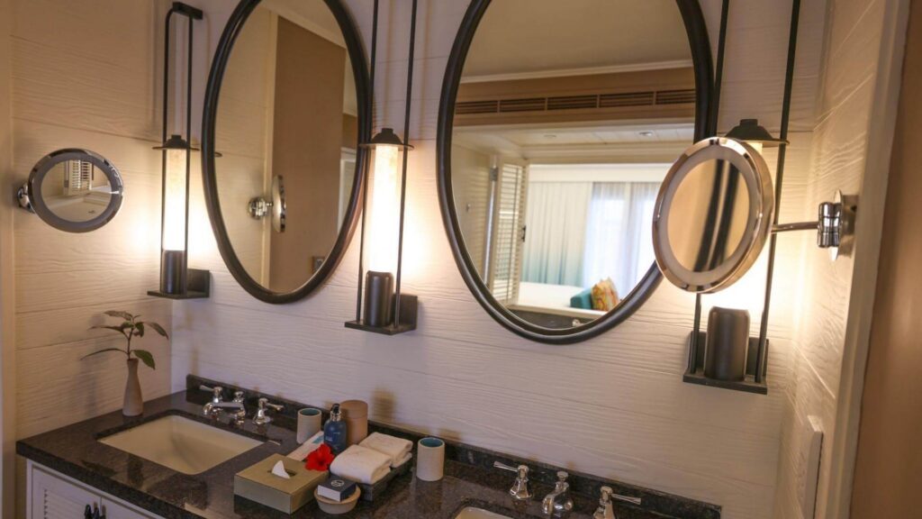 Bad på Constance Lemuria på Seychellene.