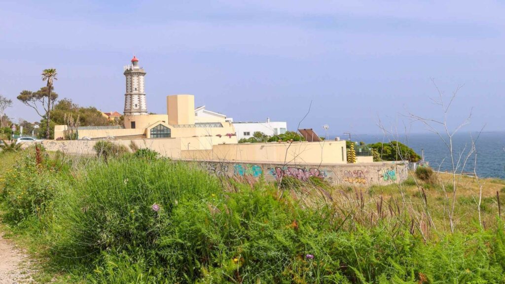 Fyrt&aring;rn langs kysten ved Cascais i Portugal