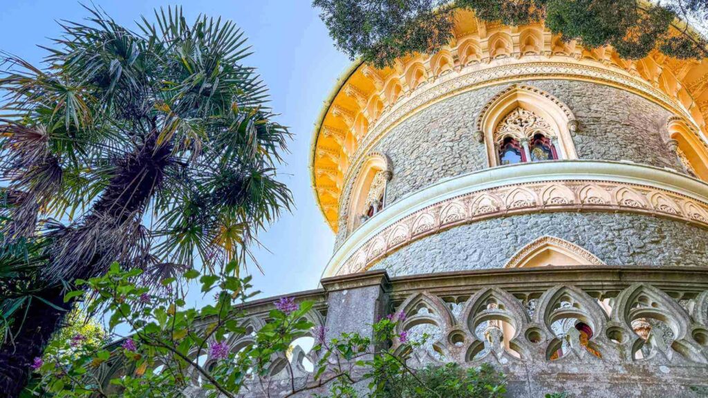 Detaljer av Monserrate-palasset i Sintra med maurisk og gotisk arkitektur