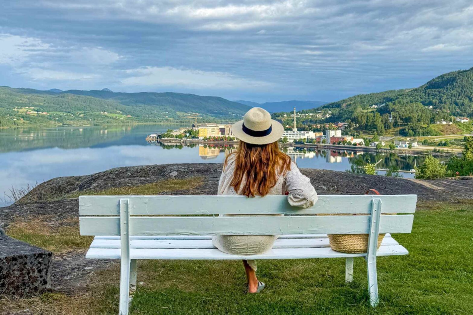 Utsikt over Notodden og Heddalsvannet fra Brattreint et av byens vakreste utsiktspunkter.